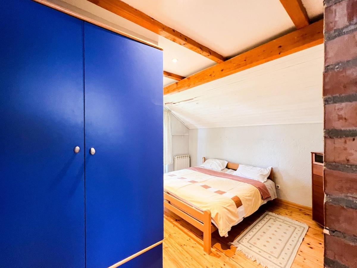 Wood & Light Loft - Private Parking Apartment